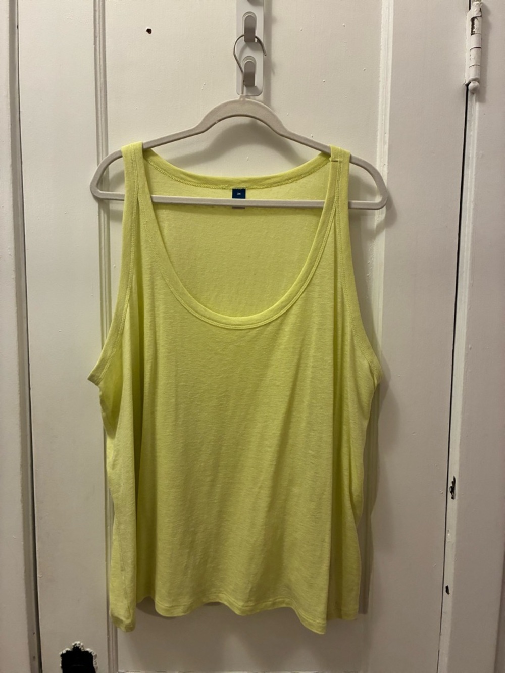 Old Navy Lemon Yellow Women's Tank Top - Scoop Neck Sleeveless